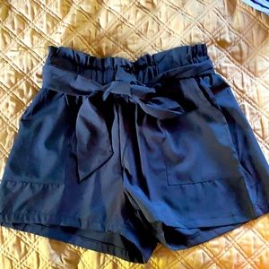 Black paperbag shorts, sz L. 2 inch inseam, comes with belt. Pockets!